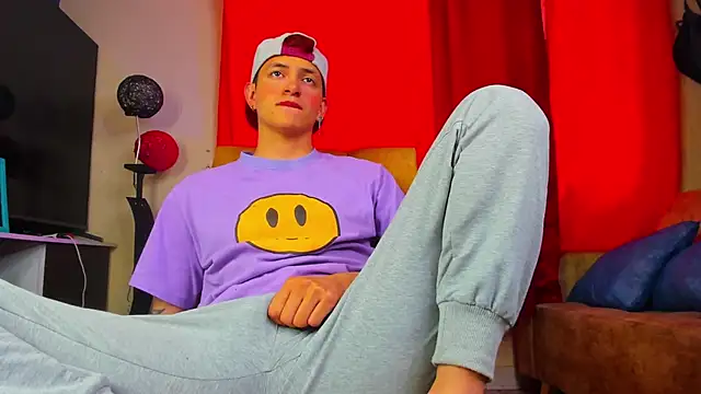 GabyThoms online show from October 2025 08:40:01 PM