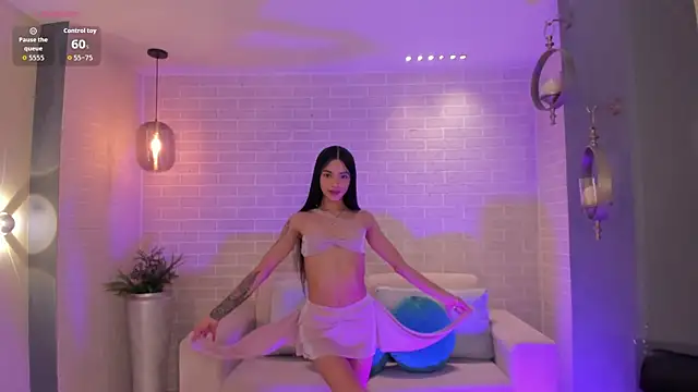 HannahJamesX online show from December 2025 07:21:01 PM