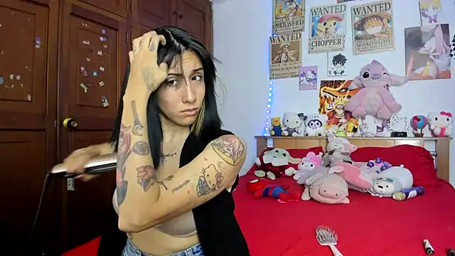 Snapshot of LunaDeCristall chatting on October 2025 08:04:01 AM LunaDeCristall online show from October 2025 08:04:01 AM