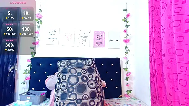 Snapshot of CiaraEbony chatting on February 2025 09:01:01 AM CiaraEbony online show from February 2025 09:01:01 AM