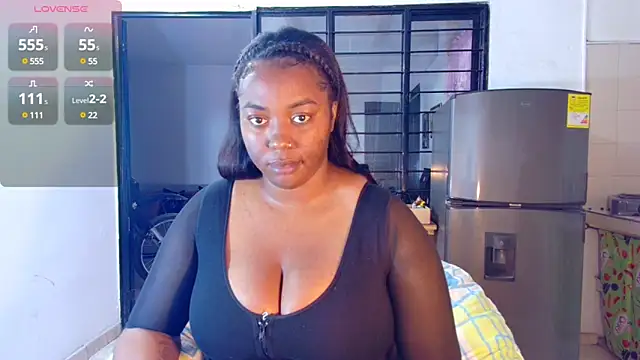 Snapshot of CiaraEbony chatting on March 2025 01:47:02 AM CiaraEbony online show from March 2025 01:47:02 AM