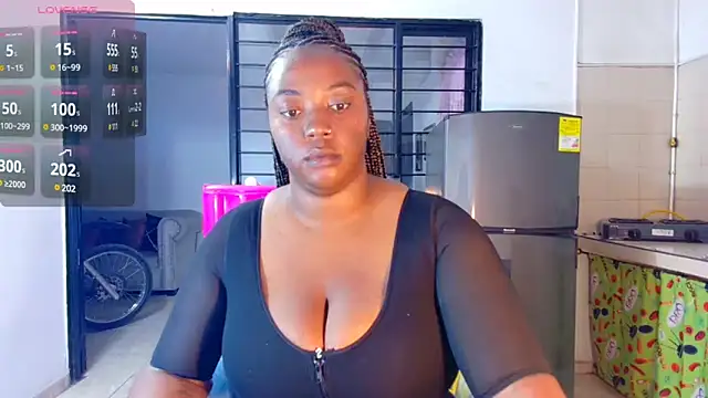 Snapshot of CiaraEbony chatting on March 2025 03:33:01 AM CiaraEbony online show from March 2025 03:33:01 AM