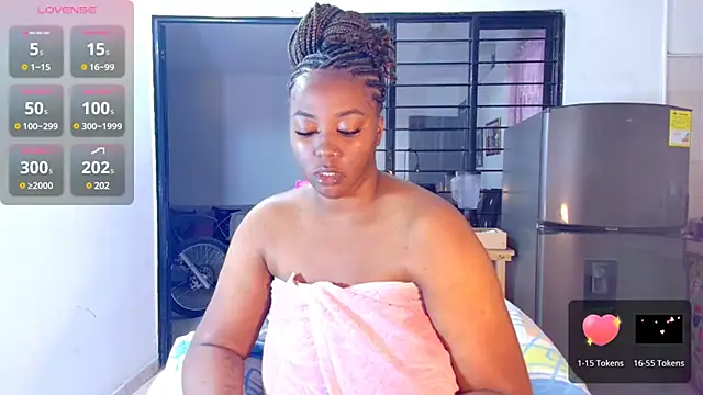 Snapshot of CiaraEbony chatting on March 2025 01:35:02 AM CiaraEbony online show from March 2025 01:35:02 AM