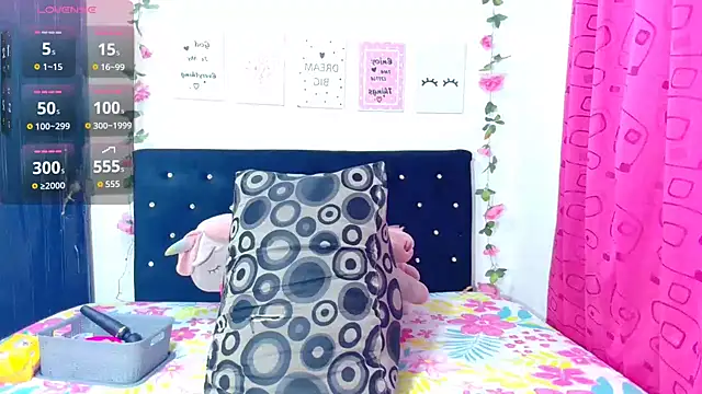 Snapshot of CiaraEbony chatting on September 2025 09:25:02 AM CiaraEbony online show from September 2025 09:25:02 AM