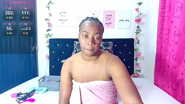 Snapshot of CiaraEbony chatting on November 2025 01:04:02 AM CiaraEbony online show from November 2025 01:04:02 AM