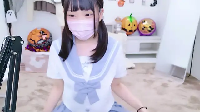 x-naru-x online show from October 2025 04:00:01 PM