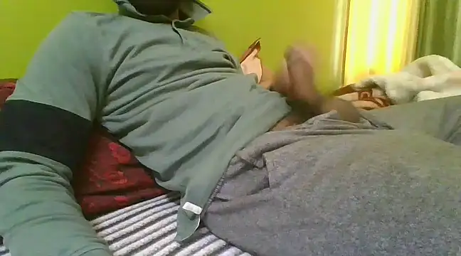 Snapshot of 17Prat1998 chatting on January 2025 05:27:01 AM 17Prat1998 online show from January 2025 05:27:01 AM