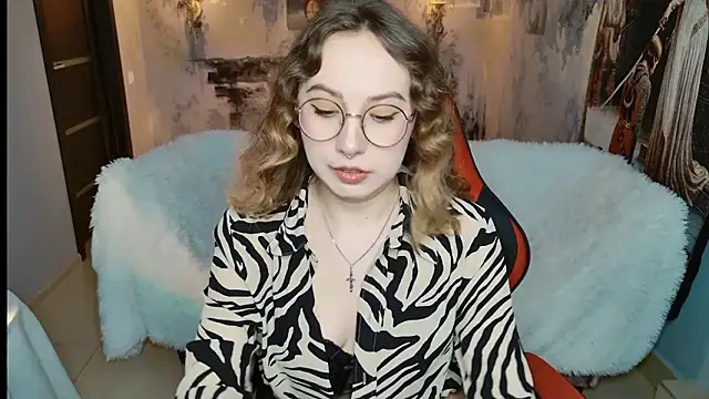 Snapshot of JasmineMilko chatting on March 2026 05:11:02 AM JasmineMilko online show from March 2026 05:11:02 AM