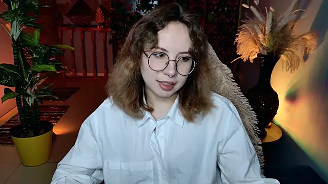 Snapshot of JasmineMilko chatting on April 2026 05:06:01 AM JasmineMilko online show from April 2026 05:06:01 AM