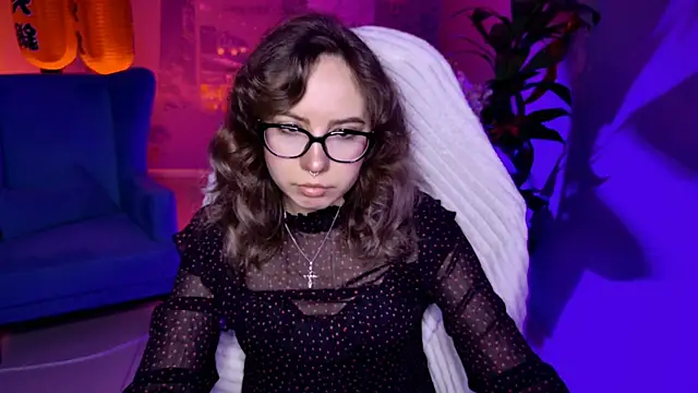 Snapshot of JasmineMilko chatting on June 2026 05:05:02 AM JasmineMilko online show from June 2026 05:05:02 AM