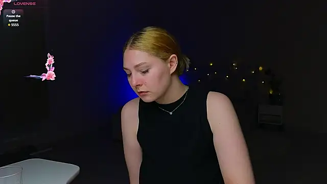 Catherine River online show from May 2026 06:02:02 PM