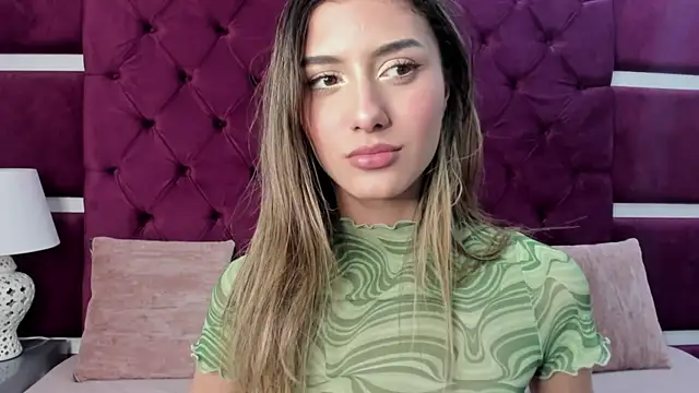 Snapshot of Daddysgirl1_ chatting on January 2025 06:12:01 AM Daddysgirl1 online show from January 2025 06:12:01 AM