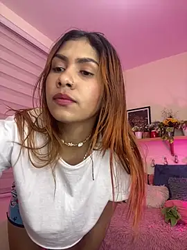 Snapshot of soy_sarah_ chatting on February 2025 10:37:02 AM soy sarah online show from February 2025 10:37:02 AM