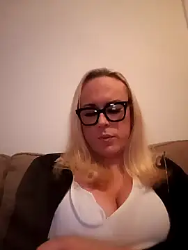 Connie Pepper online show from March 2025 02:06:02 AM