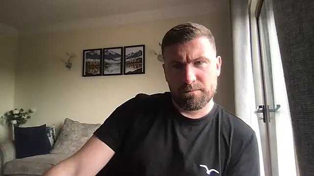 MarriedManBigCock online show from April 2026 01:00:02 PM