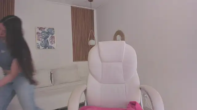 TiffanyWright online show from December 2025 01:26:01 PM