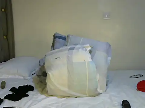 Snapshot of Pretty_tiffany chatting on October 2025 10:51:02 PM Pretty tiffany online show from October 2025 10:51:02 PM