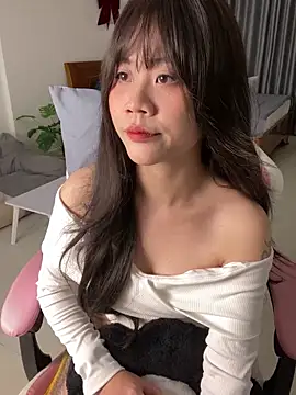 -rosiie- online show from January 2025 06:32:02 PM