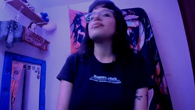 Lucyfx666 online show from April 2026 10:37:02 PM