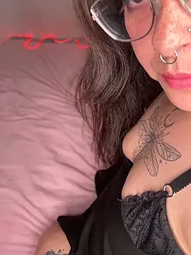 Mizztikaa online show from May 2026 07:01:02 PM