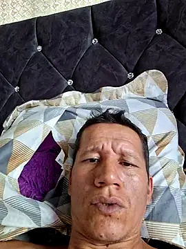 leoytessa 10 online show from February 2025 08:00:01 PM