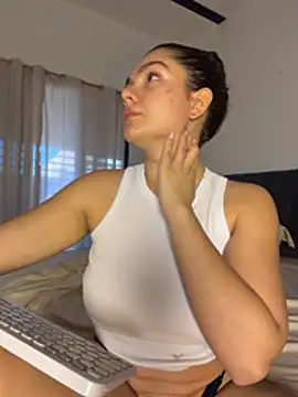 Snapshot of eva_y_marcelo chatting on June 2026 11:46:02 AM eva y marcelo online show from June 2026 11:46:02 AM