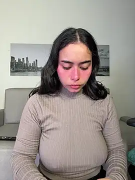 SophieRoyals online show from June 2026 01:04:02 PM