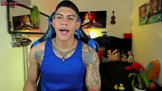 Snapshot of Damian_latinxxx chatting on May 2026 03:13:01 AM Damian latinxxx online show from May 2026 03:13:01 AM