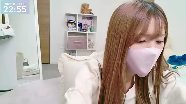 Snapshot of -SHINON- chatting on November 2025 01:55:02 PM -SHINON- online show from November 2025 01:55:02 PM