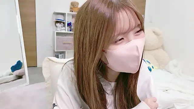 Snapshot of -SHINON- chatting on November 2025 04:17:02 PM -SHINON- online show from November 2025 04:17:02 PM