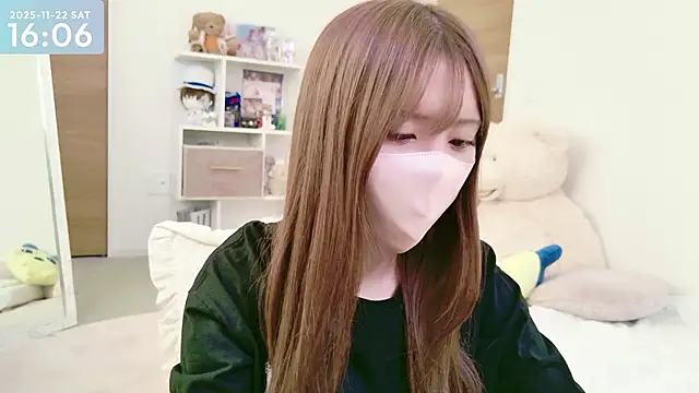 Snapshot of -SHINON- chatting on November 2025 07:07:01 AM -SHINON- online show from November 2025 07:07:01 AM