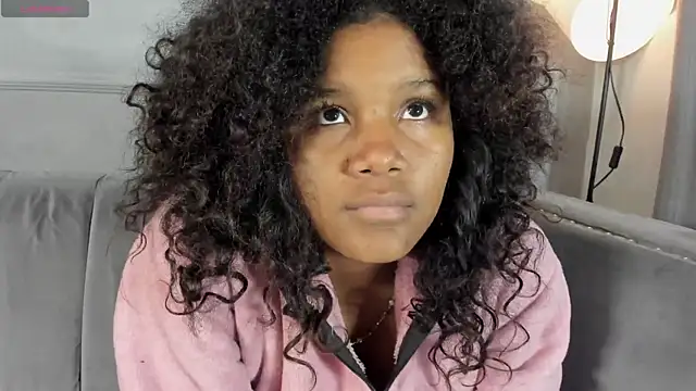 Snapshot of Isabellsmmith chatting on November 2025 09:02:01 PM Isabellsmmith online show from November 2025 09:02:01 PM