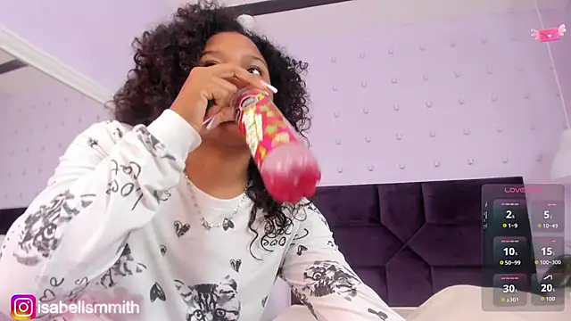 Snapshot of Isabellsmmith chatting on November 2025 11:55:02 AM Isabellsmmith online show from November 2025 11:55:02 AM