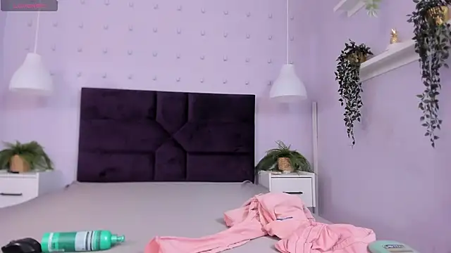 Snapshot of Isabellsmmith chatting on November 2025 11:46:02 AM Isabellsmmith online show from November 2025 11:46:02 AM