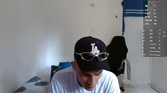 bray hotboy777 online show from September 2025 02:10:01 PM