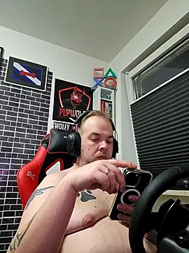 Snapshot of PupW0lfy chatting on January 2025 08:21:01 PM PupW0lfy online show from January 2025 08:21:01 PM