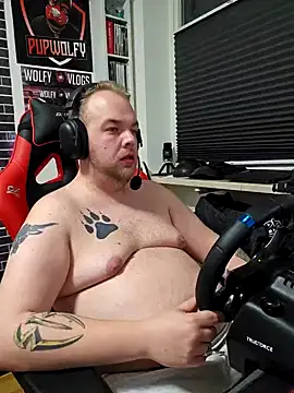 Snapshot of PupW0lfy chatting on January 2025 05:07:02 PM PupW0lfy online show from January 2025 05:07:02 PM