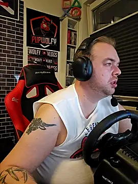 Snapshot of PupW0lfy chatting on January 2025 06:46:01 PM PupW0lfy online show from January 2025 06:46:01 PM