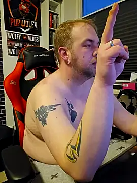 Snapshot of PupW0lfy chatting on February 2025 04:36:02 PM PupW0lfy online show from February 2025 04:36:02 PM