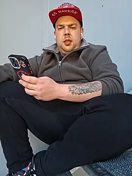 Snapshot of PupW0lfy chatting on March 2025 11:17:02 AM PupW0lfy online show from March 2025 11:17:02 AM