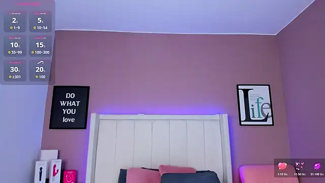 Snapshot of Britanymooree chatting on December 2025 07:55:01 PM Britanymooree online show from December 2025 07:55:01 PM