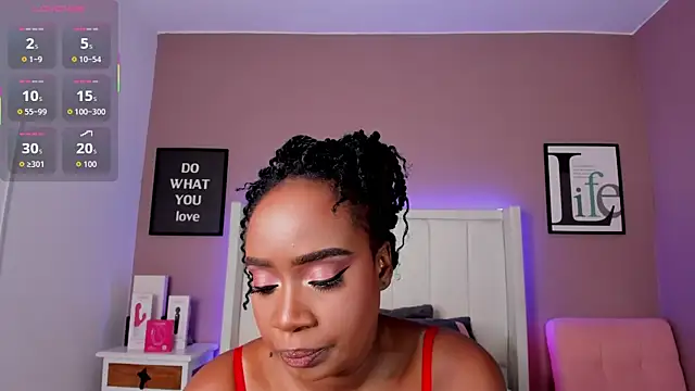 Snapshot of Britanymooree chatting on December 2025 08:04:01 PM Britanymooree online show from December 2025 08:04:01 PM