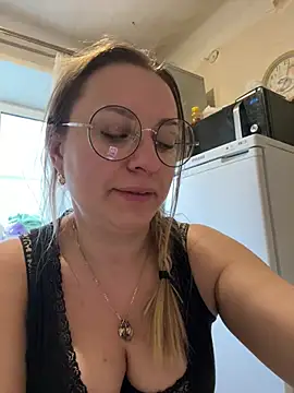 OlgaBuzzz online show from March 2025 12:00:01 PM