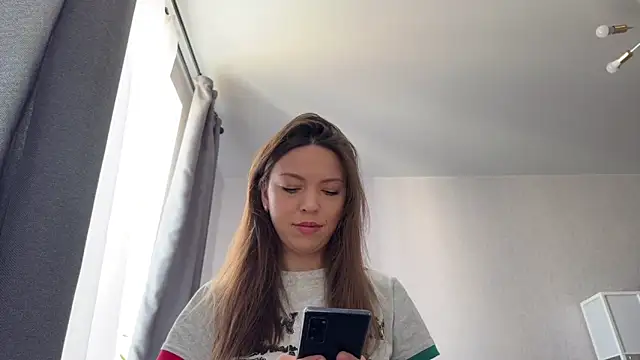 Snapshot of Victoria1Love chatting on February 2025 10:05:02 AM Victoria1Love online show from February 2025 10:05:02 AM