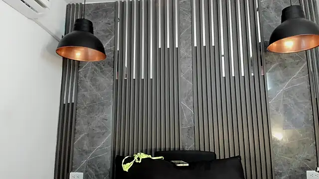 SaraiEvans online show from November 2025 03:30:02 AM