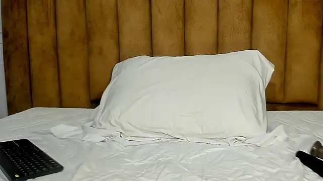 Snapshot of Daphne81_ chatting on January 2025 05:20:01 AM Daphne81  online show from January 2025 05:20:01 AM