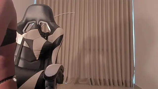 SavannahWildee online show from October 2025 11:19:01 AM