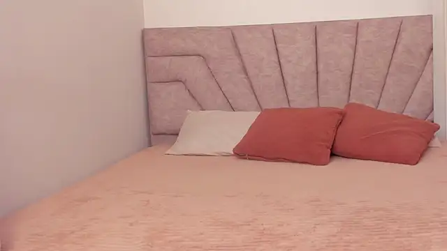 SavannahWildee online show from February 2026 01:11:01 PM