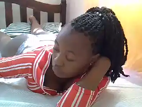 Snapshot of Amanda255 chatting on February 2025 08:13:02 AM Amanda255 online show from February 2025 08:13:02 AM