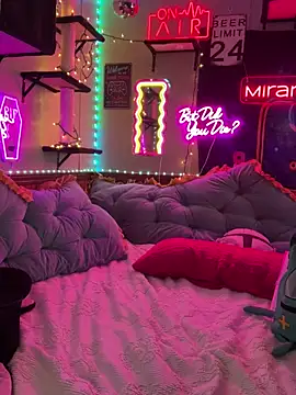 mirannacult online show from December 2024 04:47:02 PM